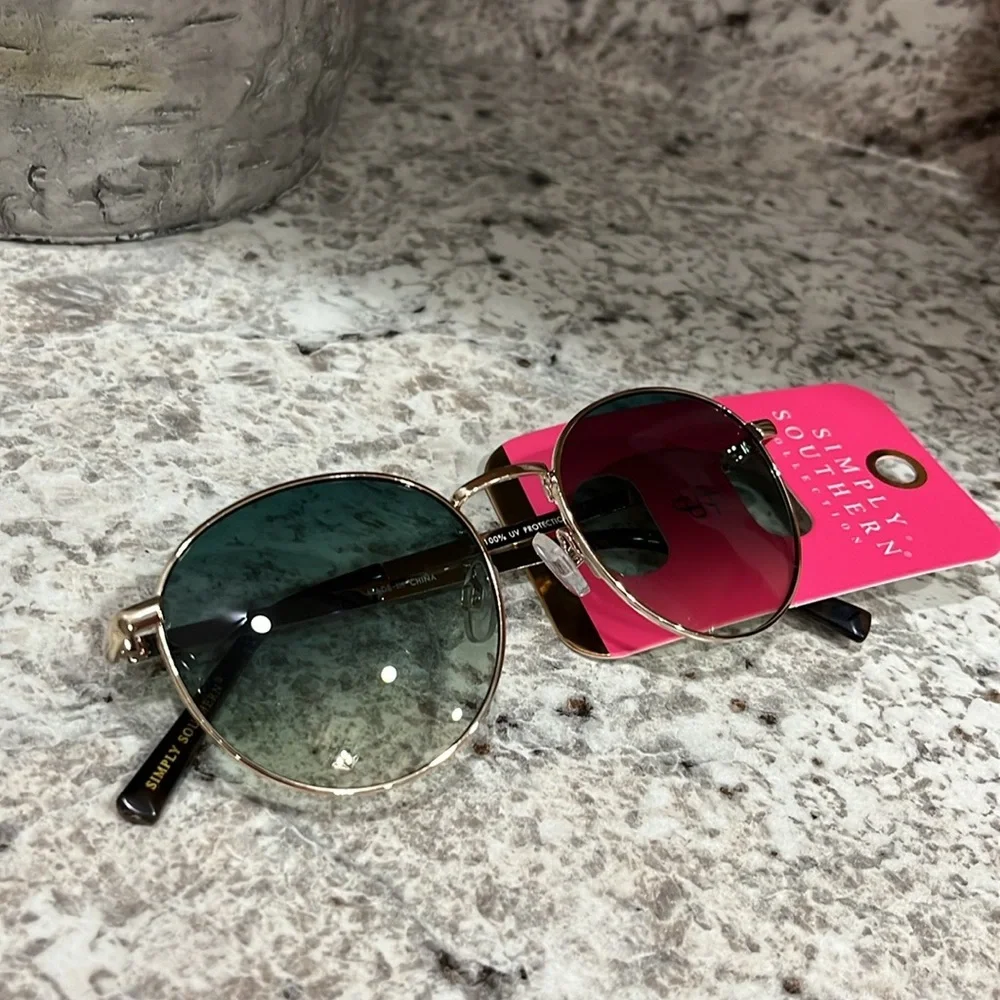 Simply Southern Sunglasses never worn still in bag  🌿🆕🌿